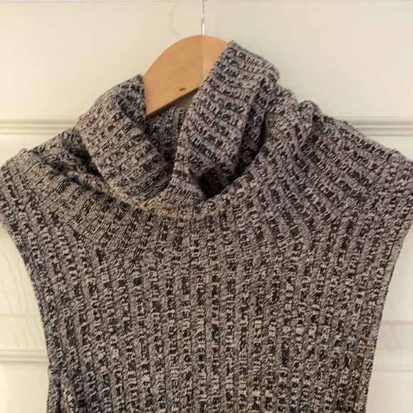 Knit MIDI Dress - Picture 4 of 6